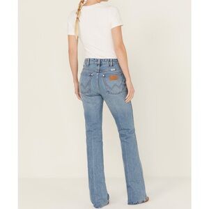 Wrangler High-Rise Straight Leg Jeans in Light Blue